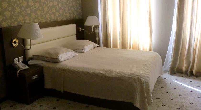 Hotel Cristal Palace Тбилиси Экстерьер фото
